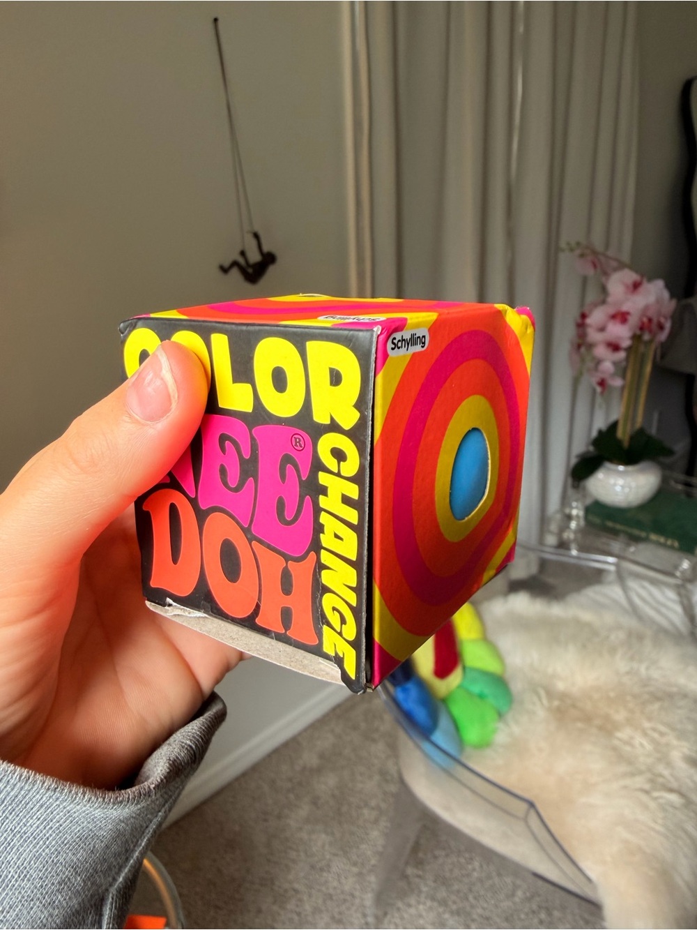 Authentic needoh Color Change Cube - blue to pink! Banged up box
